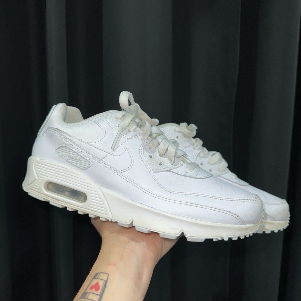 Nike Men’s White Sneakers